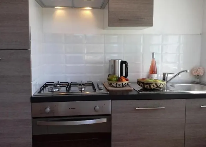 Les Oyats Nyaraló *